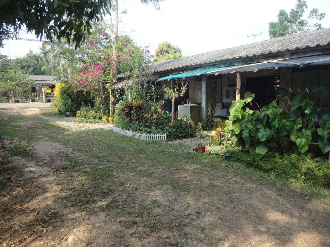 Grandma's Home Sangkhlaburi Exterior foto